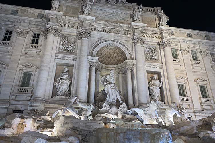 statues