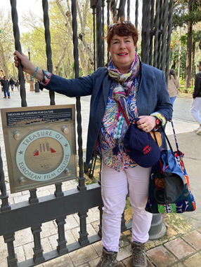 Dr. Ritzenhoff with the Treasure of European Film Culture sign