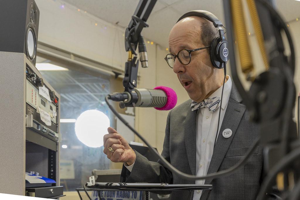 Gil Gigliotti Speaking on WFCS Radio