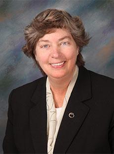 Lynn Tinker Headshot