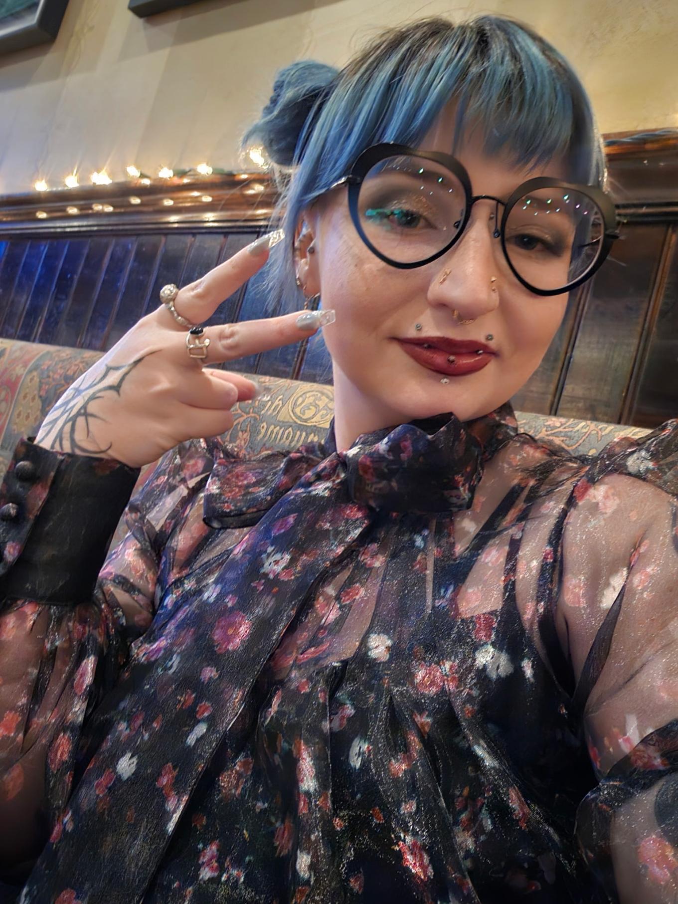 Headshot Photo of Rose Peterson