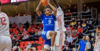 DarinSmithJrWithBasketballJumping