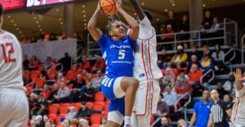 DarinSmithJrWithBasketballJumping